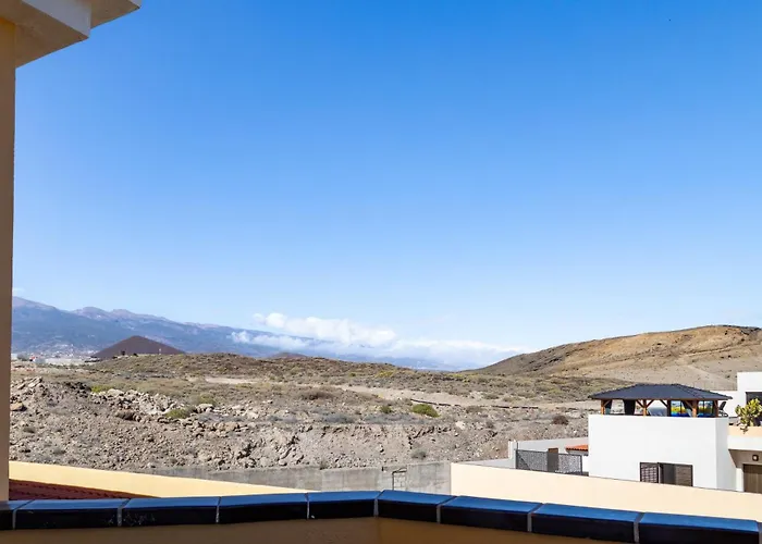 The Tree House Coliving * Ελ Μέντανο