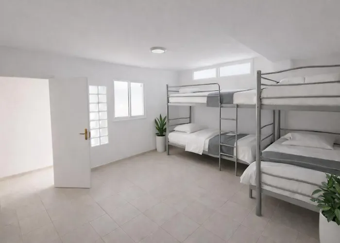 The Tree House Coliving * Ελ Μέντανο