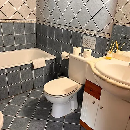 The Tree House Coliving Hostel El Medano (Tenerife)