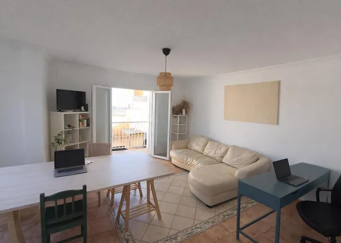 The Tree House Coliving Хостел Эль-Медано